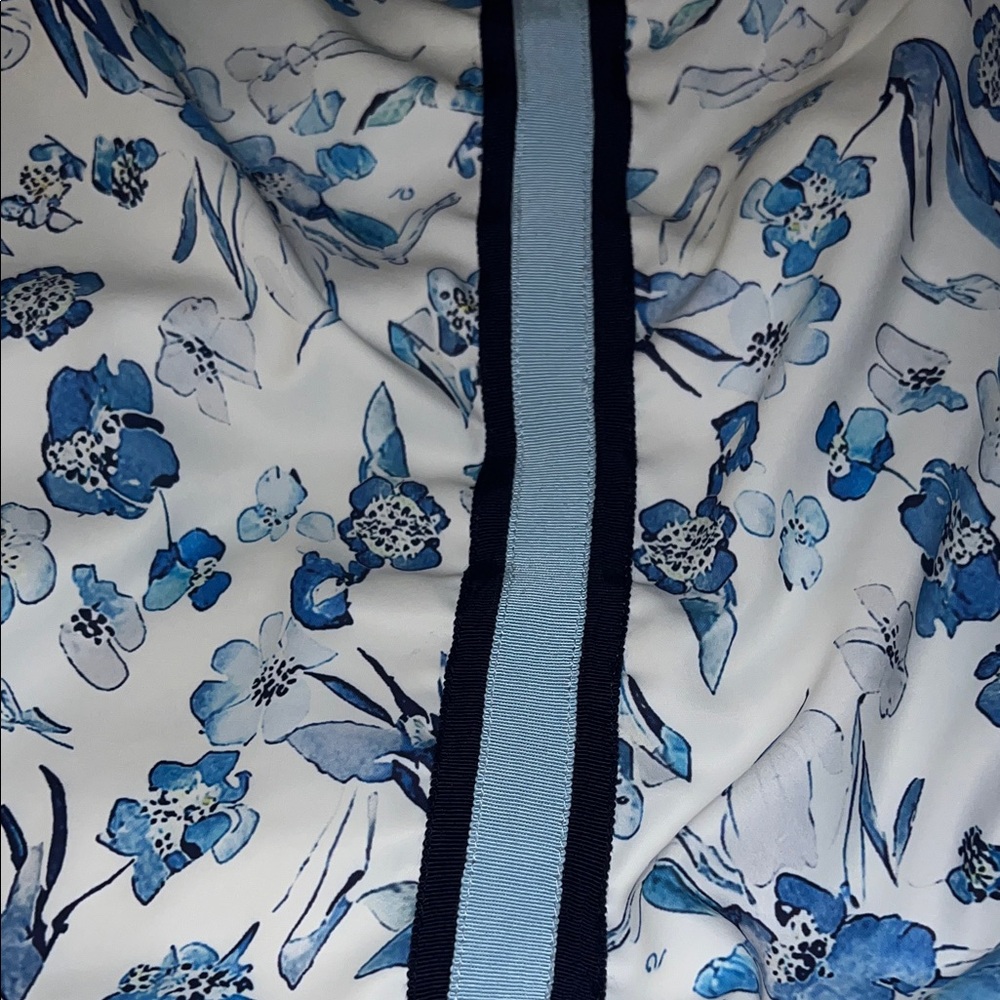 Elegant Blue Floral Women's Blouse - Picture 5 of 5